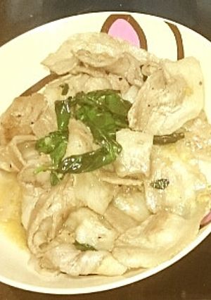 豚バラ肉とバジルのバター炒め-レシピのメイン写真
