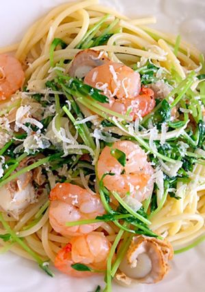 豆苗とエビホタテのオイルパスタ-レシピのメイン写真