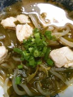 ニラと もやし 鶏ささみの ピリ辛スープ-レシピのメイン写真