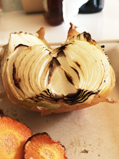 ノンフライヤーで まるごと 焼き新玉ねぎ-レシピのメイン写真