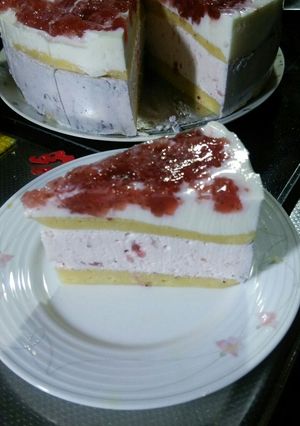 《簡単》イチゴムースとヨーグルトのケーキ-レシピのメイン写真