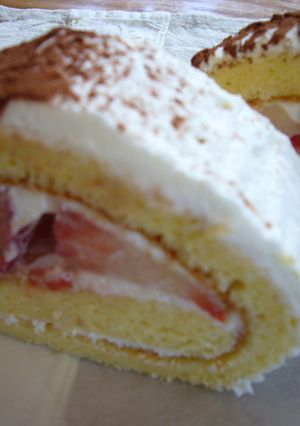 苺のロールケーキ-レシピのメイン写真