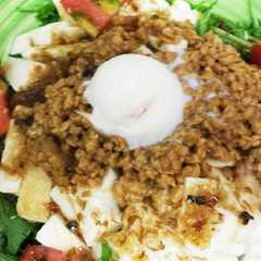 รูปของ 水菜と長いもの納豆サラダ