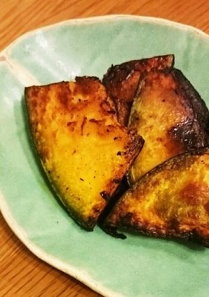 材料3つ カボチャのココナッツオイル焼き-レシピのメイン写真