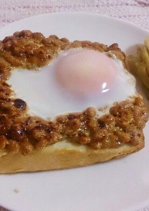 日本人の朝は納豆でしょ？男の納豆トースト-レシピのメイン写真