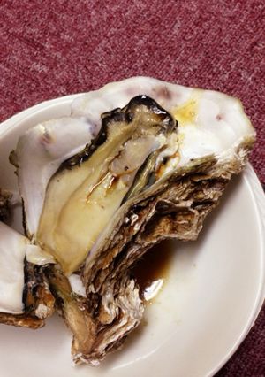 レンチンで食べる☆デッカい大分県産牡蠣-レシピのメイン写真