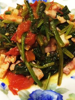 簡単!ほうれん草とトマトの炒めもの-レシピのメイン写真