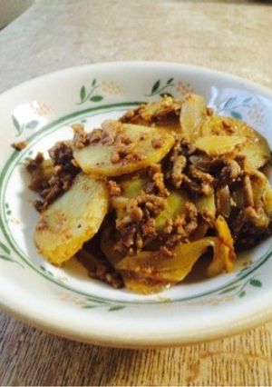 節約 ミンチとじゃがいものカレー炒め-レシピのメイン写真