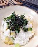 缶詰たくあんと胡瓜の混ぜ寿司