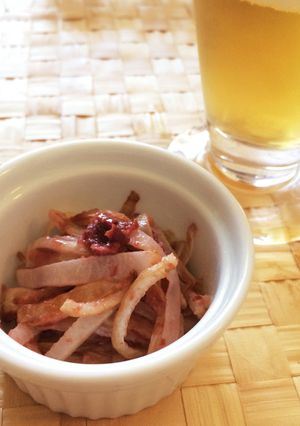 ごはんにもつまみにも！大根の皮の梅肉和え-レシピのメイン写真