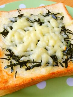 簡単朝食☆おつまみ!のりチーズパン-レシピのメイン写真