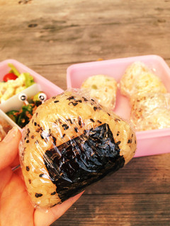 冷凍卵でとろ〜り!驚きの半熟卵おにぎり♡-レシピのメイン写真