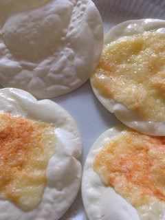 オヤツ、おつまみに!餃子の皮チップス-レシピのメイン写真