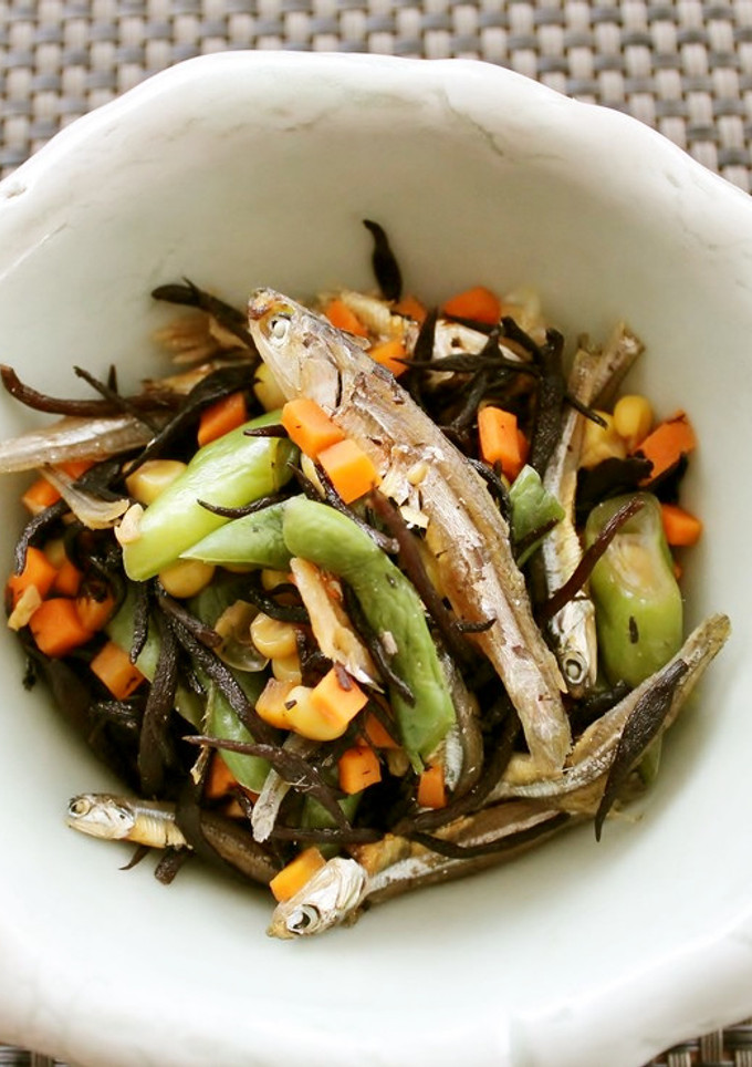 骨を丈夫に！食べる小魚とひじきの煮物-レシピのメイン写真
