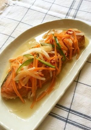 さっぱりおいしい！鮭の南蛮漬け-レシピのメイン写真