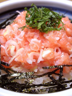 ランチは簡単! サーモンのネギトロ丼!-レシピのメイン写真