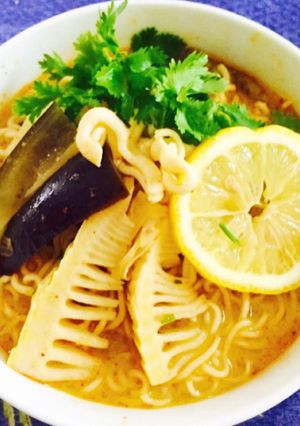 インスタントで本格トムヤムラーメン！-レシピのメイン写真