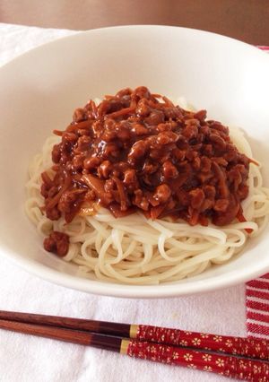 大豆ミートで懐かしぃ〜肉味噌かけうどん-レシピのメイン写真