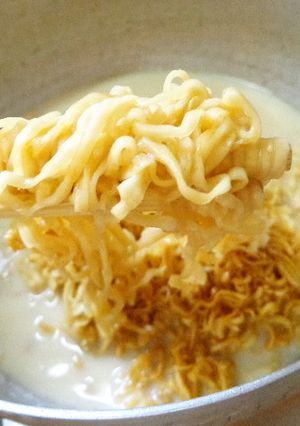 最速の牛乳入りチキンラーメン-レシピのメイン写真