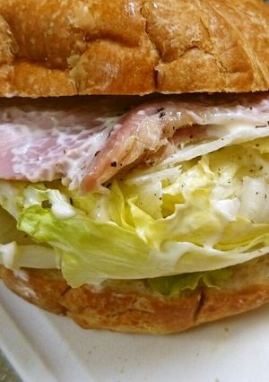 ベーコンレタス、クロワッサンサンド。-レシピのメイン写真