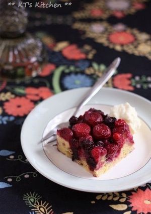 チェリー&ベリーのアーモンドケーキ-レシピのメイン写真