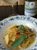 りんごと 季節の野菜のパスタ