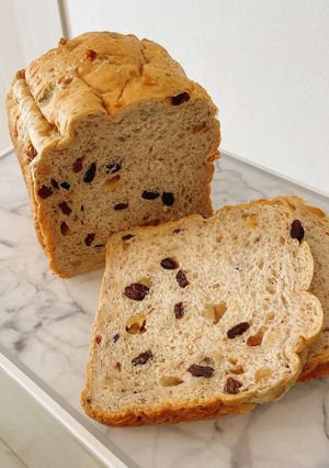 1.5斤食パン(レーズンくるみ全粒粉入)-レシピのメイン写真