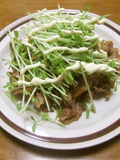 豚肉の柚子こしょう炒め☆豆苗添え-レシピのメイン写真