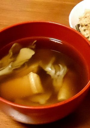 簡単テキトー！油揚げと舞茸のお吸い物-レシピのメイン写真