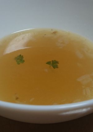 魚のアラで作るコンソメスープ。-レシピのメイン写真