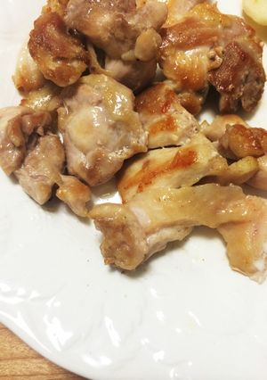 簡単！絶品！鶏もも肉とクレイジーソルト-レシピのメイン写真
