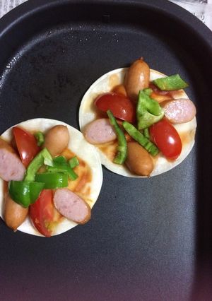 餃子の皮で！パリッとプチピザ☆-レシピのメイン写真