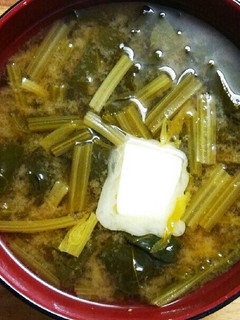 バターが決め手!ほうれん草のお味噌汁-レシピのメイン写真