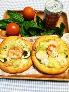 バジル×トマト!夏野菜*海鮮ミニピザ♪-レシピのメイン写真