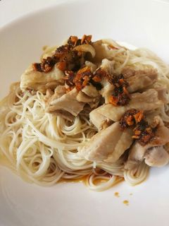 茹で鳥と食べるラー油のそうめん!-レシピのメイン写真