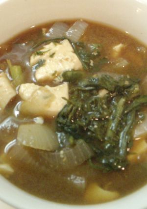 菊菜　玉ねぎ　絹豆腐　お味噌汁と七味-レシピのメイン写真