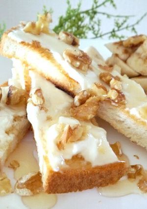 幸せ朝ご飯♪水切りヨーグルトのトースト-レシピのメイン写真