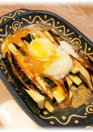 ズッキーニとなすのチーズ焼き＊温玉のせ-レシピのメイン写真