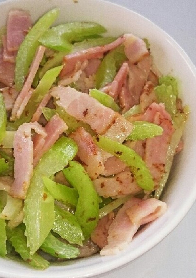 セロリとベーコンのマヨ炒め-レシピのメイン写真