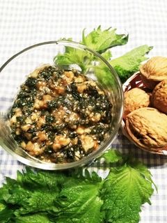 ご飯のお供!大葉×胡桃★紫蘇味噌♪-レシピのメイン写真