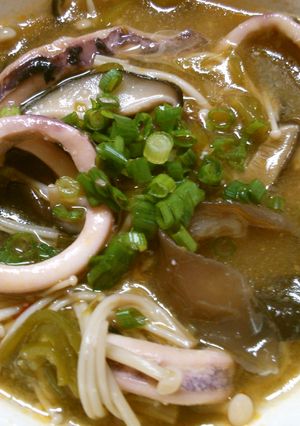 簡単！ イカと きのこのピリ辛中華スープ-レシピのメイン写真