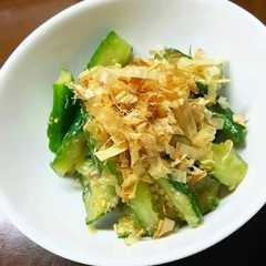 รูปของ きゅうりの梅にんにく和え