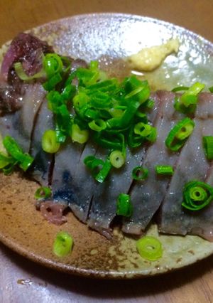 俺流のおつまみ！レバ刺し味？…鰹の刺身-レシピのメイン写真