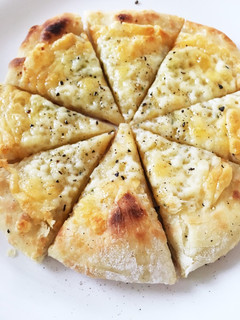 3種のチーズと蜂蜜のピザ(∩´∀`)∩-レシピのメイン写真