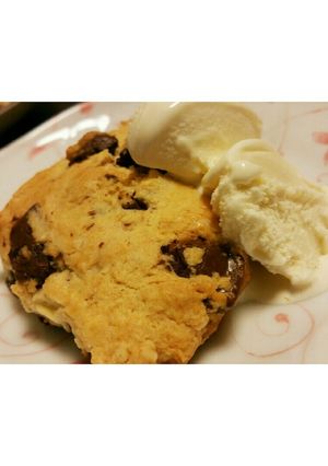 甘さ控えめチョコスコーンのアイス添え-レシピのメイン写真