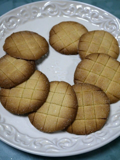 初めてでも簡単♪メロンパンの皮(果汁入)-レシピのメイン写真