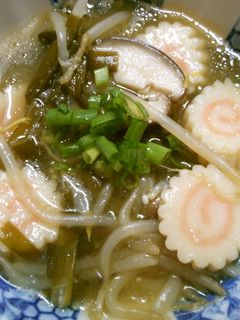 ニラと もやし ナルトの 中華スープ!-レシピのメイン写真