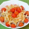 たっぷりミニトマトと玉ねぎのごまぽん蕎麦