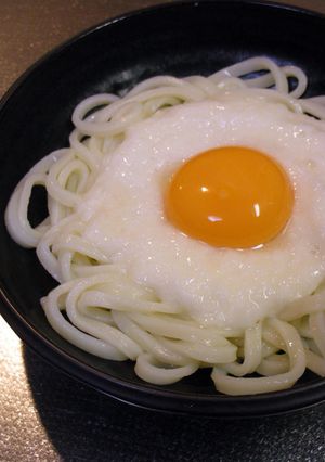 つゆを使わない冷しやまかけ月見うどん-レシピのメイン写真