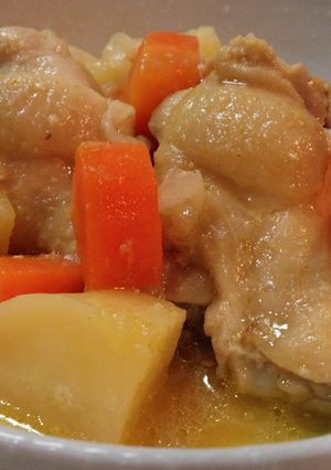 絶品スープで食べる♪手羽のカレー肉じゃが-レシピのメイン写真